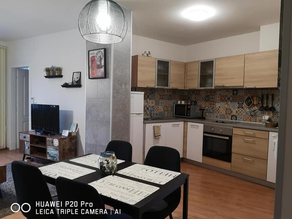 וארנה Sea Garden Apartment Idm מראה חיצוני תמונה